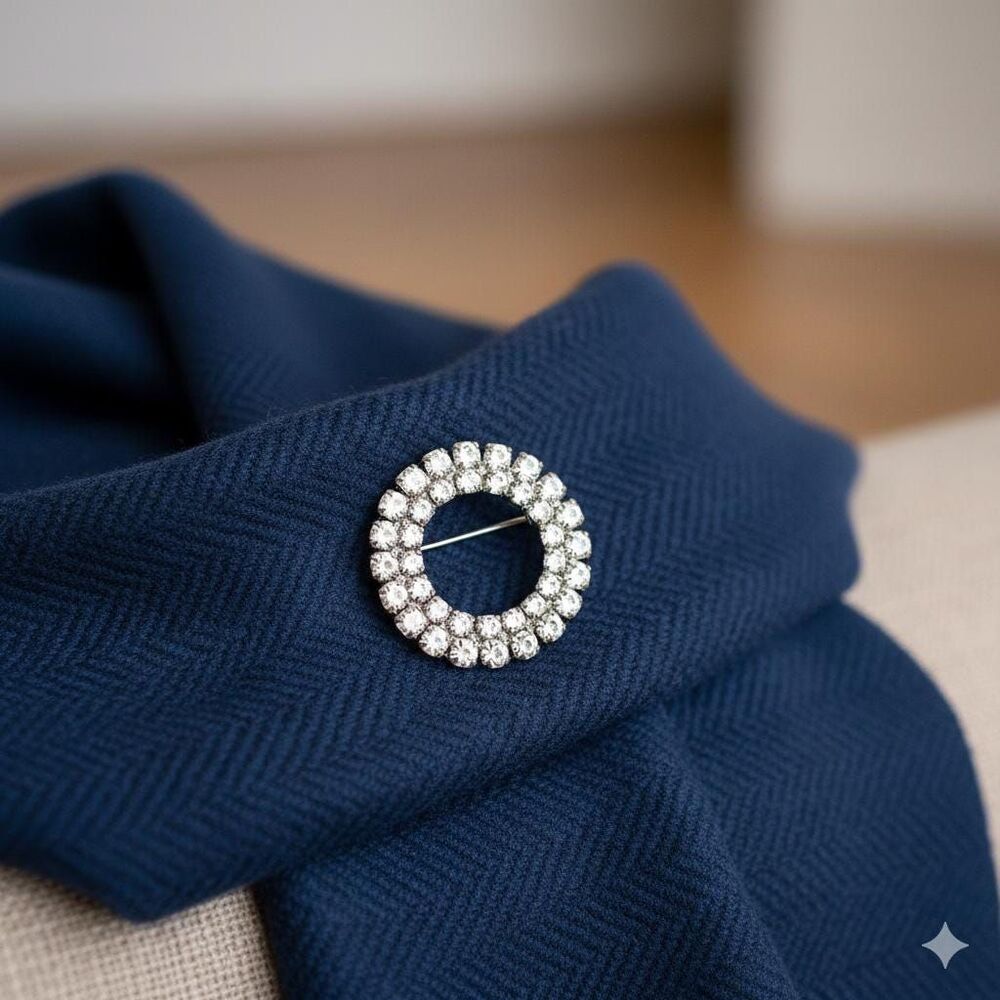 Vintage Rhinestone Circle Brooch, 1960s Silver Eternity Pin - Picture 5 of 5